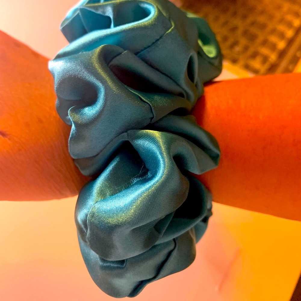 Large turquoise pocket scrunchie.